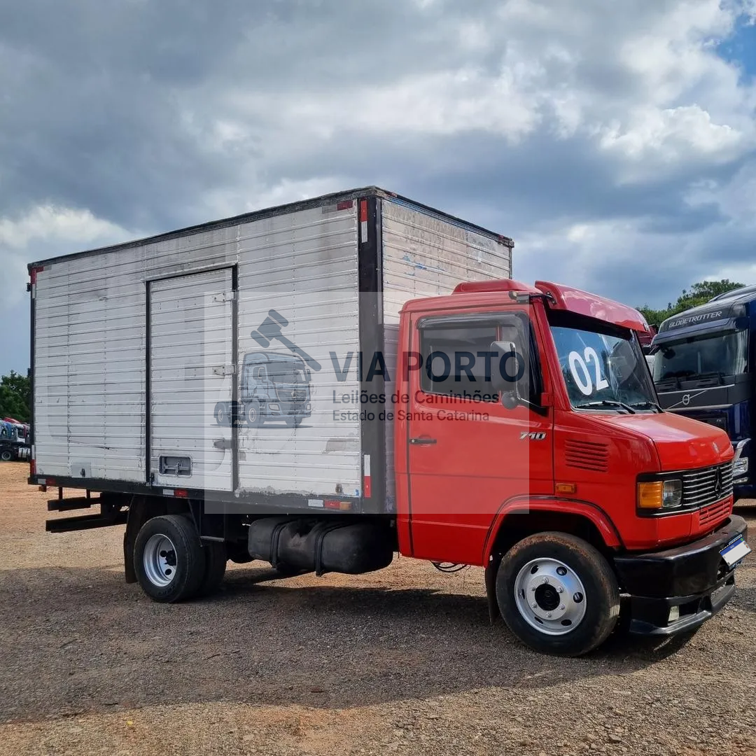 Mercedes-Benz 710 4x2 02/02