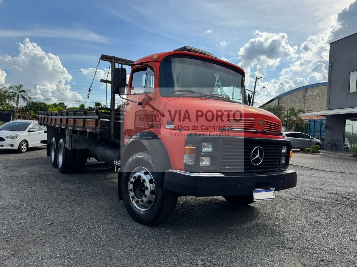 Mercedes-Benz 1313 Truck 6x2 71/71