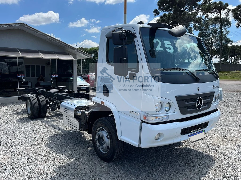 Mercedes-Benz Accelo 1017 4x2 25/25