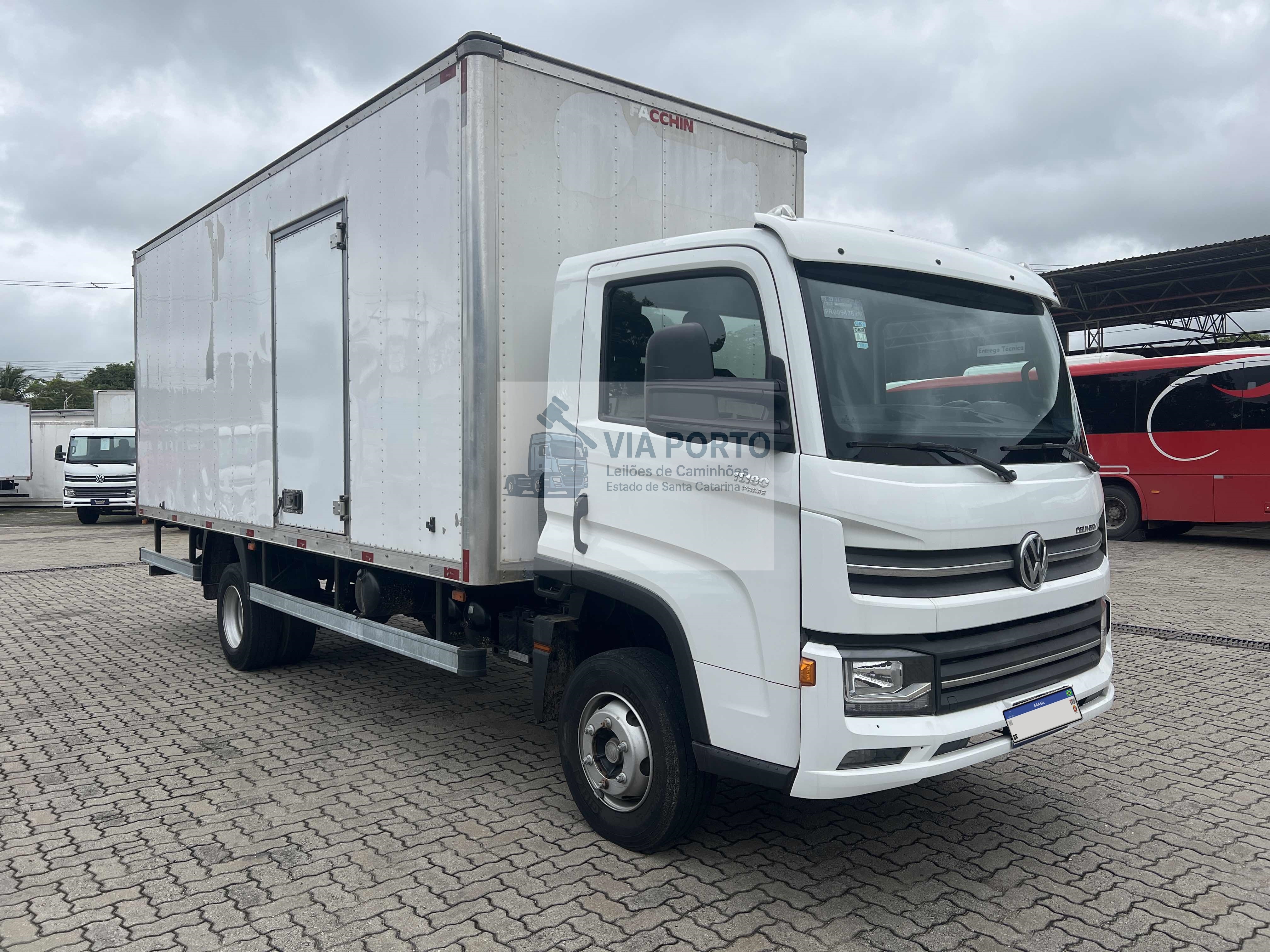 Volkswagen 11.180 DRC 4X2 23/23